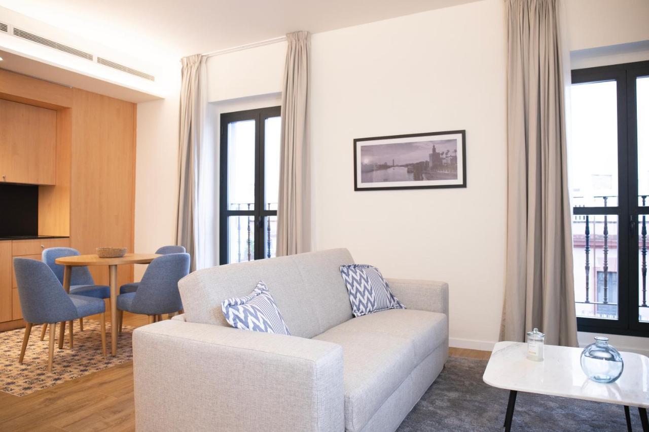 Nqn Aparts & Suites Sevilla Esterno foto