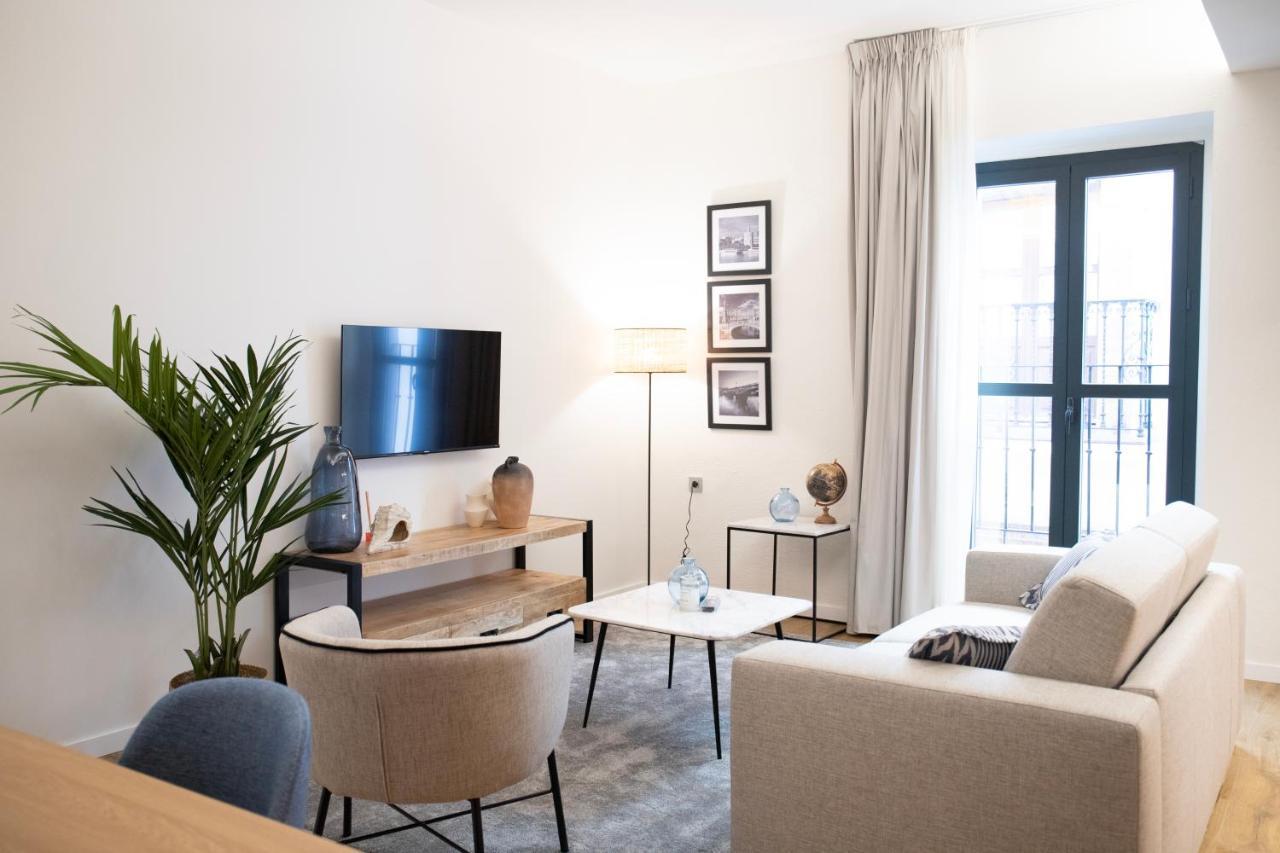 Nqn Aparts & Suites Sevilla Esterno foto