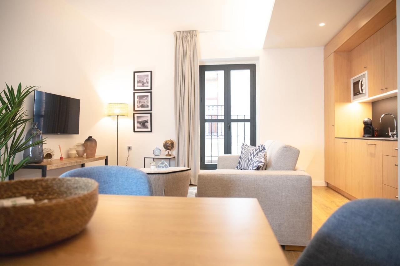 Nqn Aparts & Suites Sevilla Esterno foto