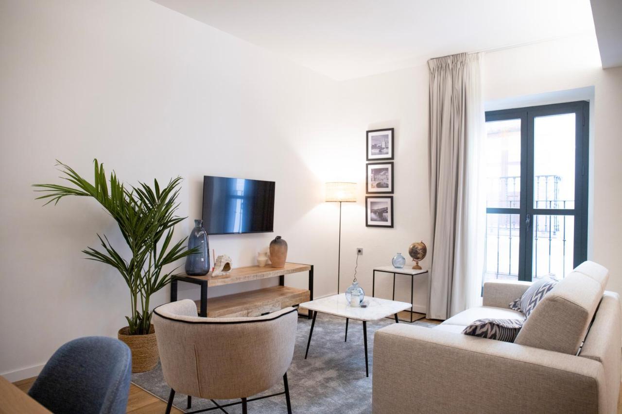 Nqn Aparts & Suites Sevilla Esterno foto